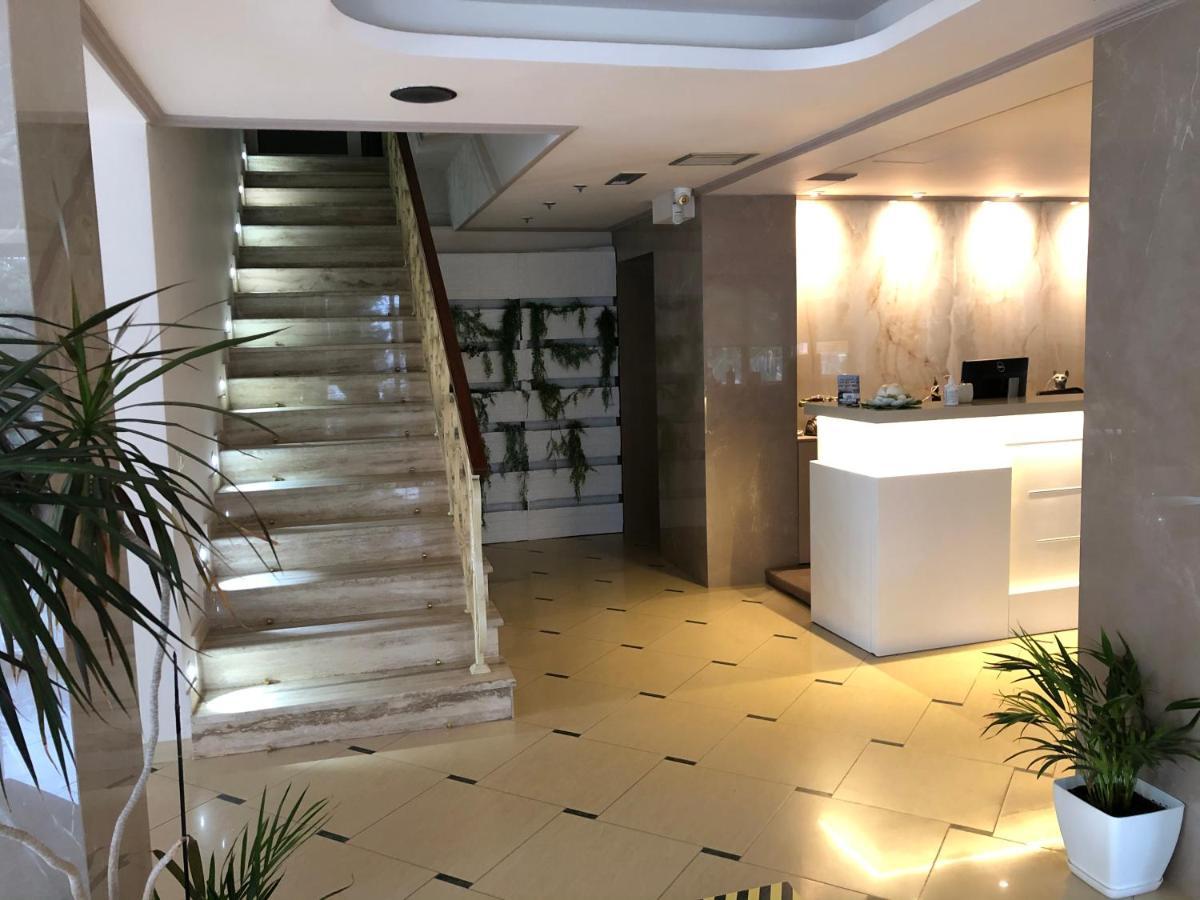Lyden Hotel Golem  Luaran gambar