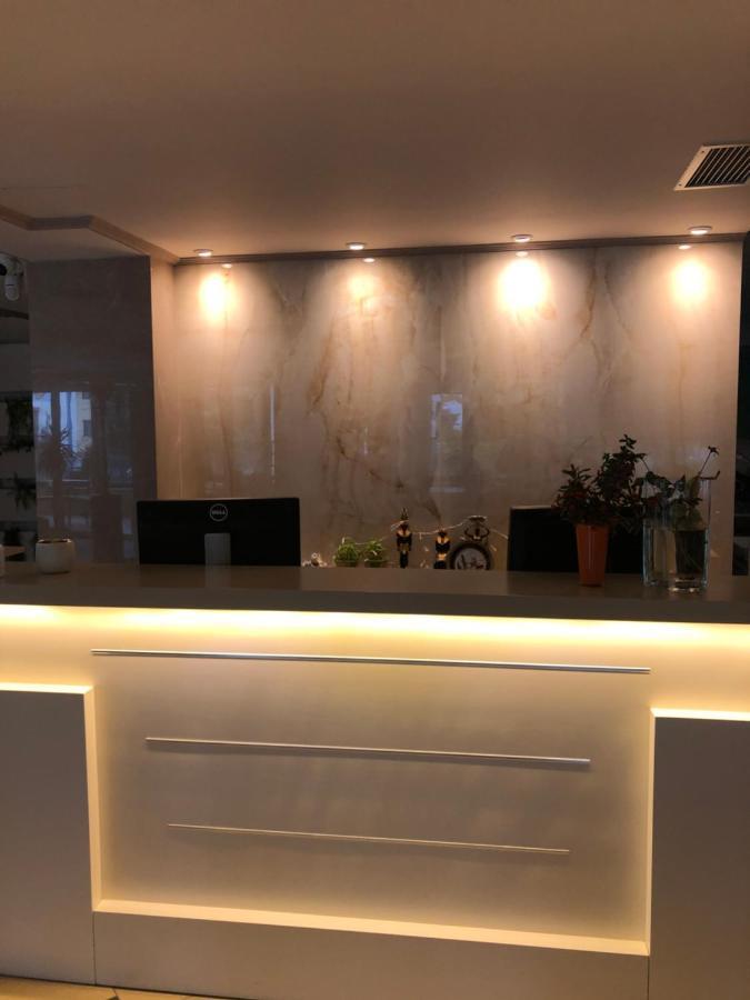 Lyden Hotel Golem  Luaran gambar