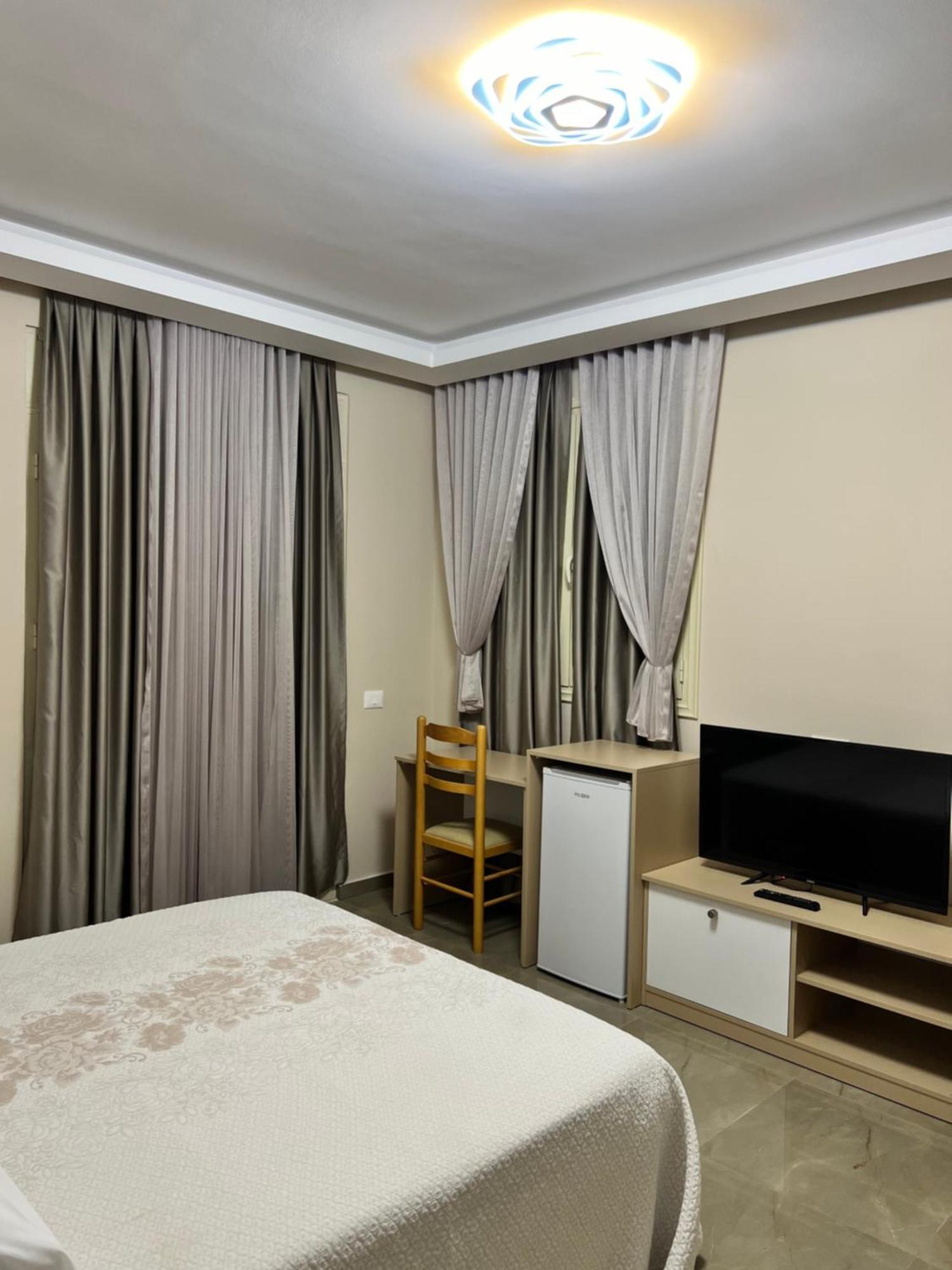 Lyden Hotel Golem  Luaran gambar