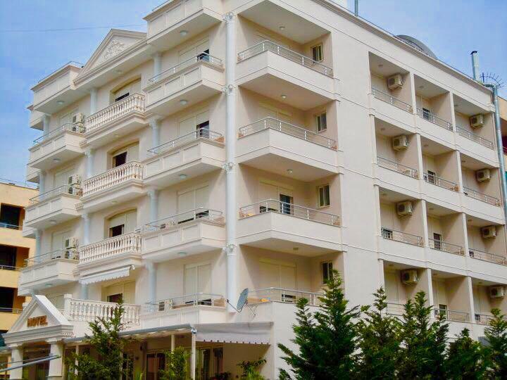 Lyden Hotel Golem  Luaran gambar