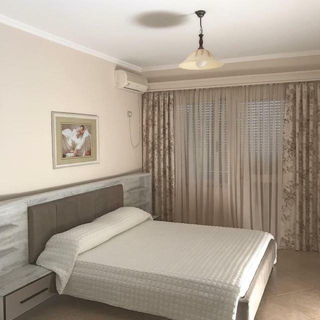 Lyden Hotel Golem  Luaran gambar