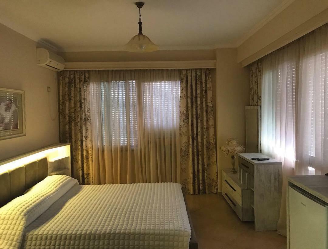 Lyden Hotel Golem  Luaran gambar